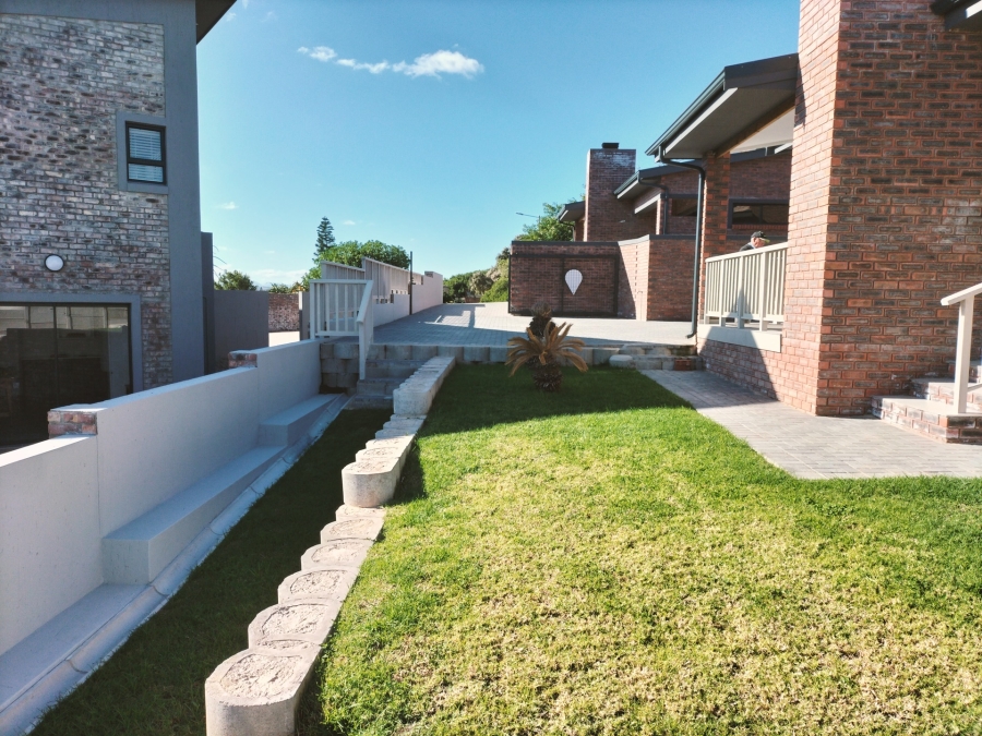 3 Bedroom Property for Sale in Fraaiuitsig Western Cape